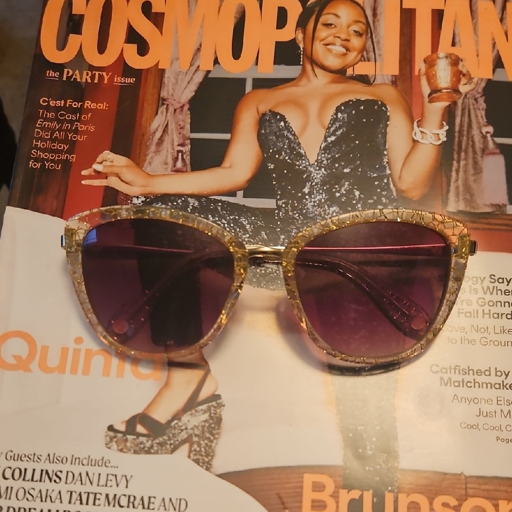 Stylish Gold Sunglasses with Purple Lenses